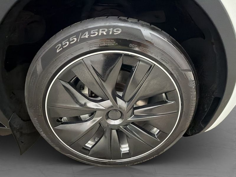 Tesla Model Y bild 33