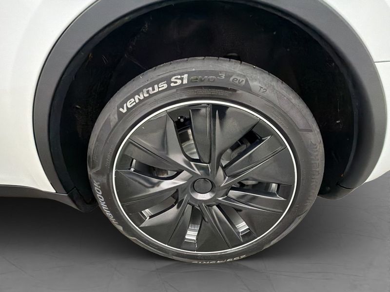 Tesla Model Y bild 31
