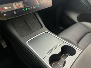 Tesla Model Y bild 18