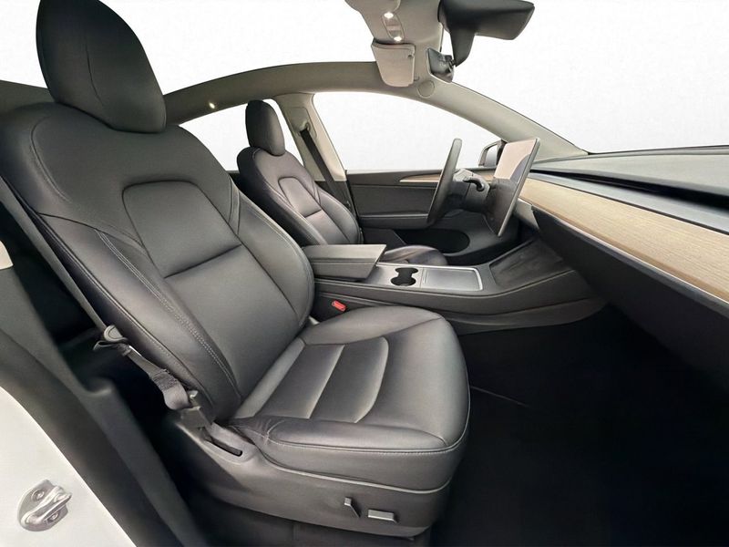 Tesla Model Y bild 15