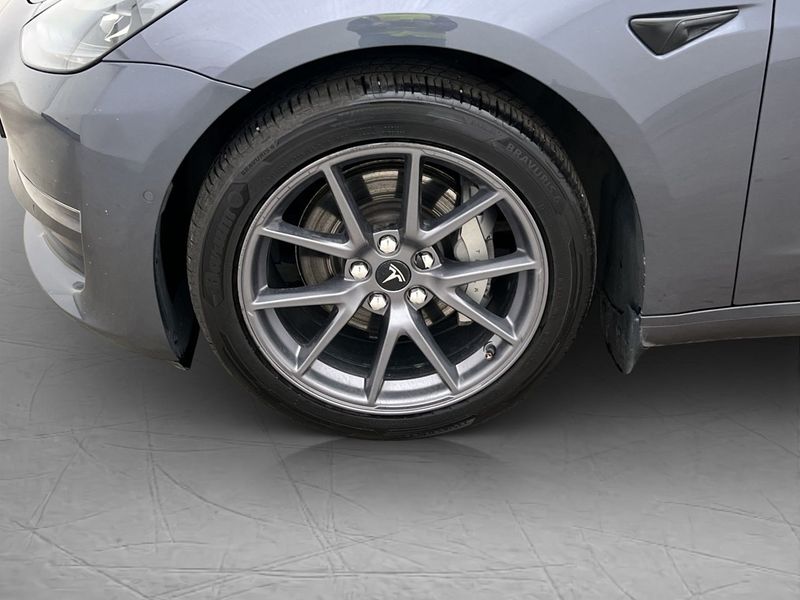 Tesla Model 3 bild 28