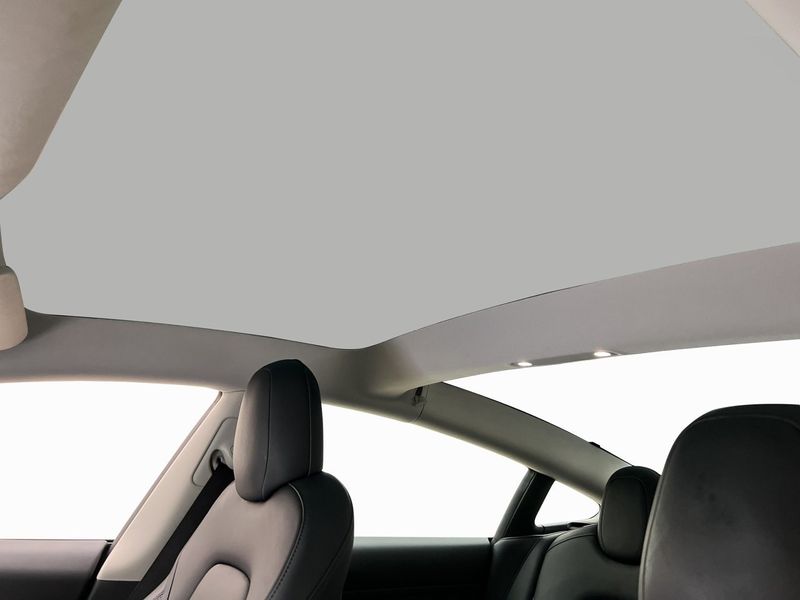 Tesla Model 3 bild 18