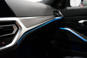 BMW 330 bild 16