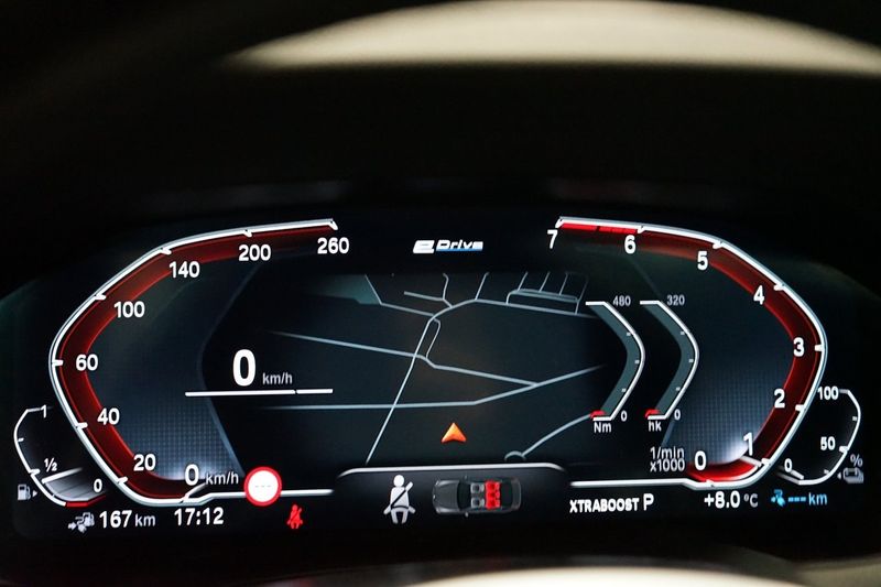 BMW 330 bild 19