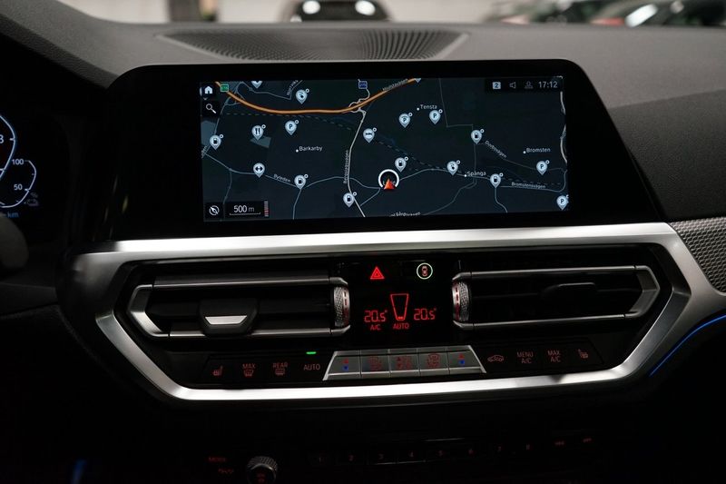 BMW 330 bild 18