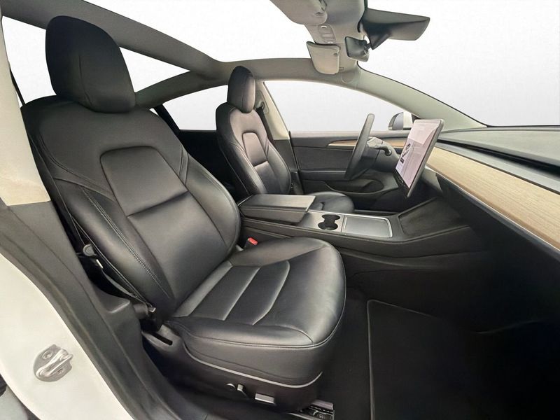 Tesla Model 3 bild 21