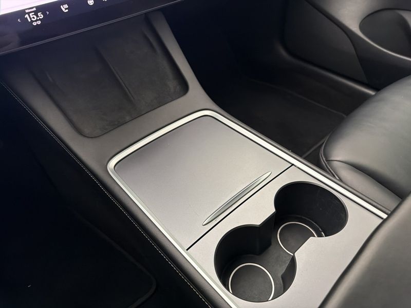 Tesla Model 3 bild 20