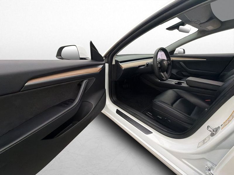 Tesla Model 3 bild 10