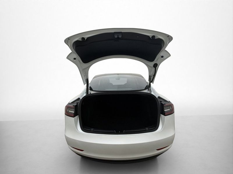 Tesla Model 3 bild 26
