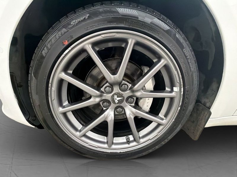 Tesla Model 3 bild 27