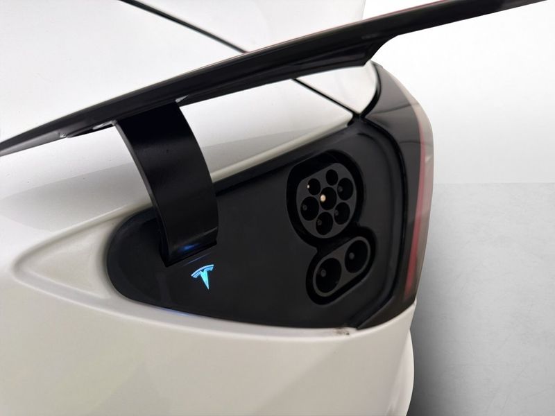 Tesla Model 3 bild 25