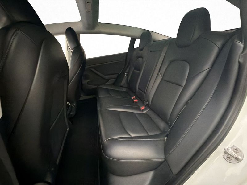 Tesla Model 3 bild 23