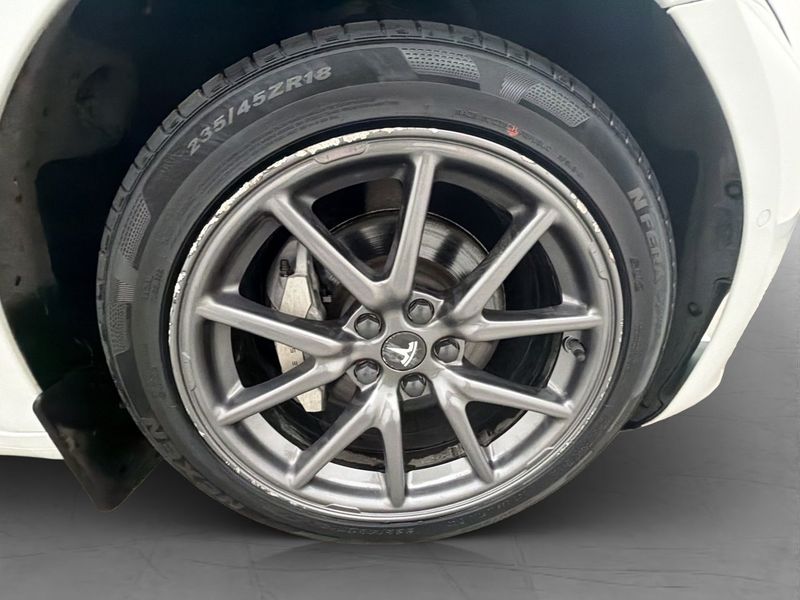 Tesla Model 3 bild 30