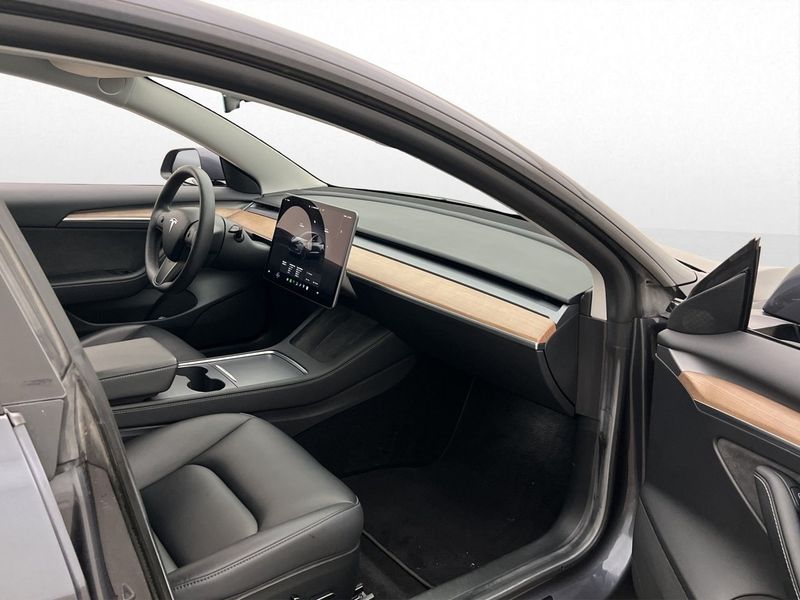 Tesla Model 3 bild 23