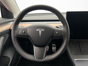 Tesla Model 3 bild 13