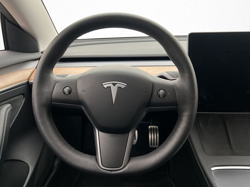 Tesla Model 3 bild 13
