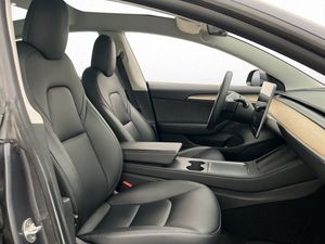 Tesla Model 3 bild 22