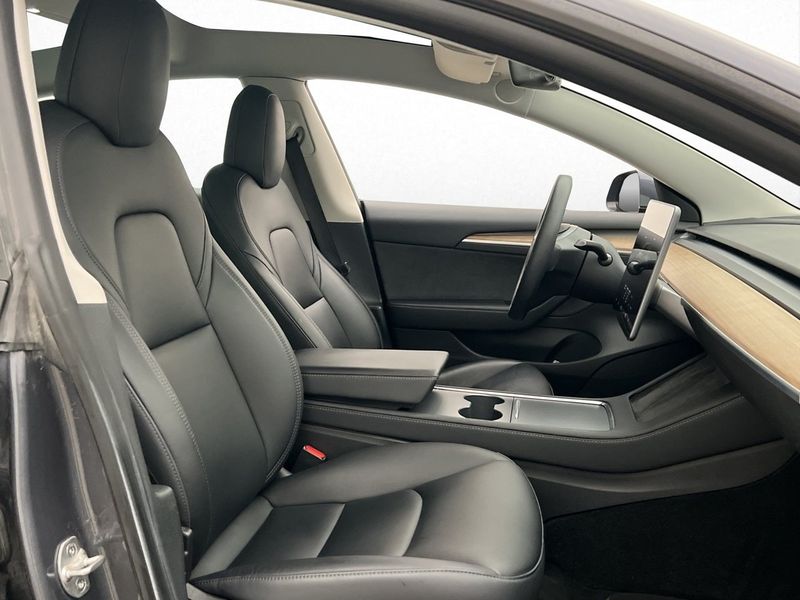 Tesla Model 3 bild 22