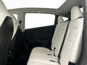 Tesla Model Y bild 25