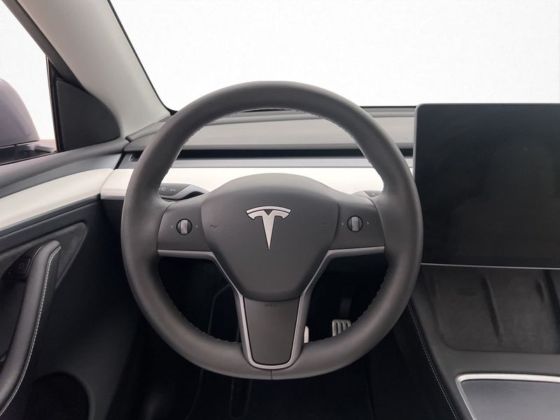 Tesla Model Y bild 14
