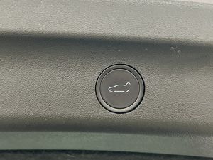 Tesla Model Y bild 26