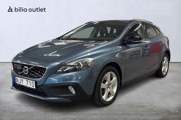 Volvo V40 Cross Country D4 Summum Värmare Drag Navi VOC Helskinn BLIS - 2014