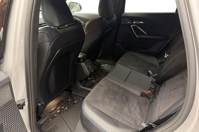 BMW iX1 bild 11