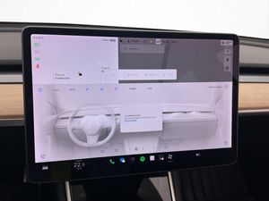 Tesla Model 3 bild 24
