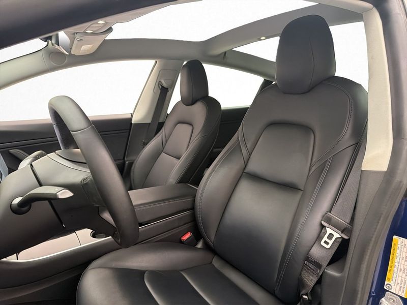 Tesla Model 3 bild 16