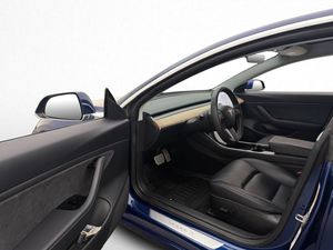 Tesla Model 3 bild 15