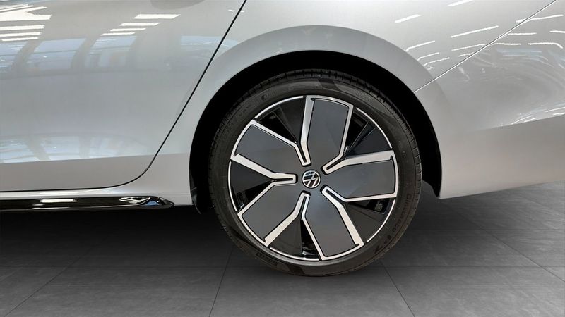 Volkswagen Passat bild 8