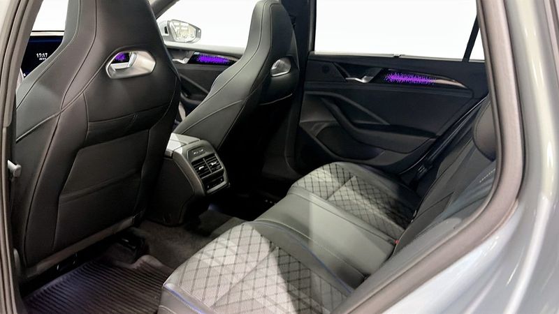 Volkswagen Passat bild 14