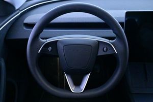 Tesla Model 3 bild 7