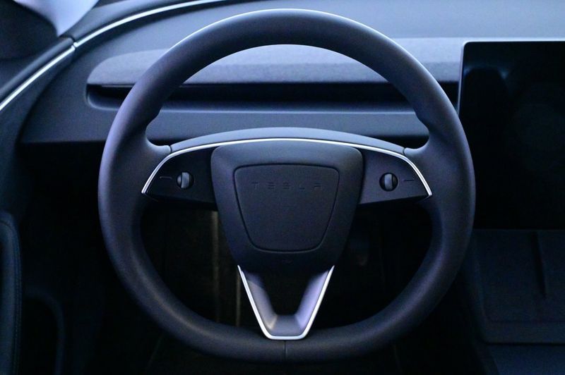 Tesla Model 3 bild 7