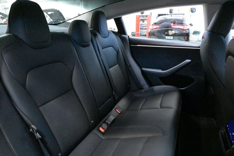 Tesla Model 3 bild 23