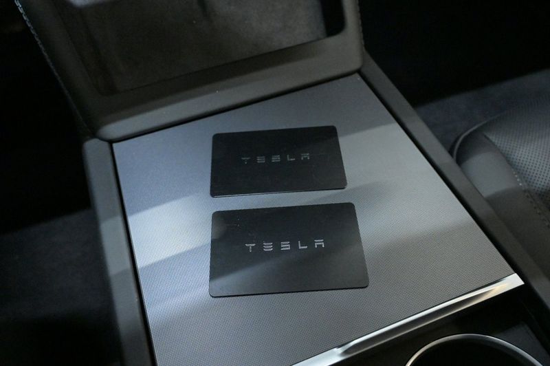 Tesla Model 3 bild 22