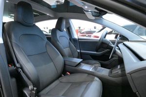 Tesla Model 3 bild 10