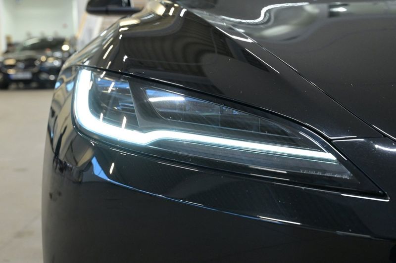 Tesla Model 3 bild 26
