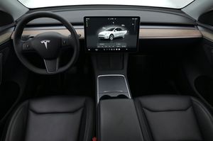 Tesla Model Y bild 6