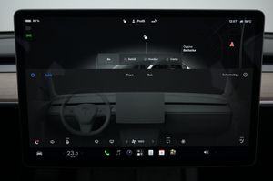 Tesla Model Y bild 17