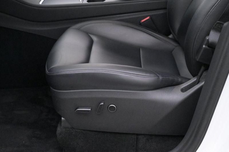 Tesla Model Y bild 10