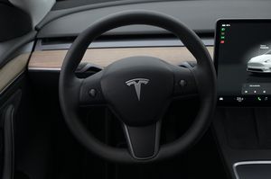 Tesla Model Y bild 7