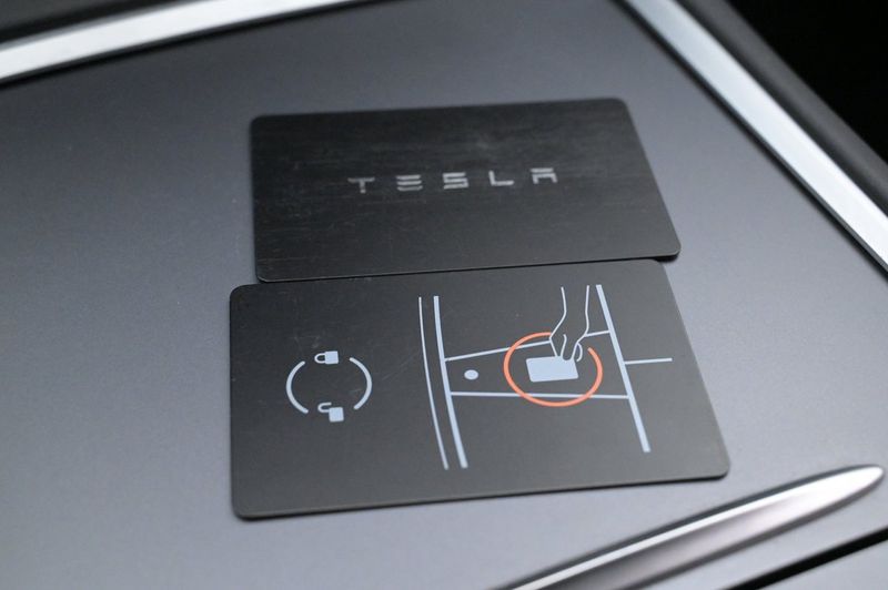 Tesla Model Y bild 23
