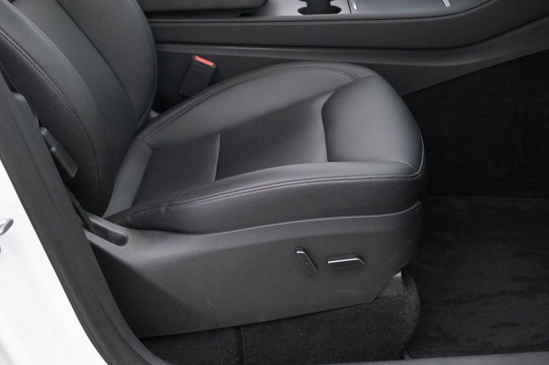 Tesla Model Y bild 12