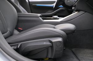 BMW i4 bild 13