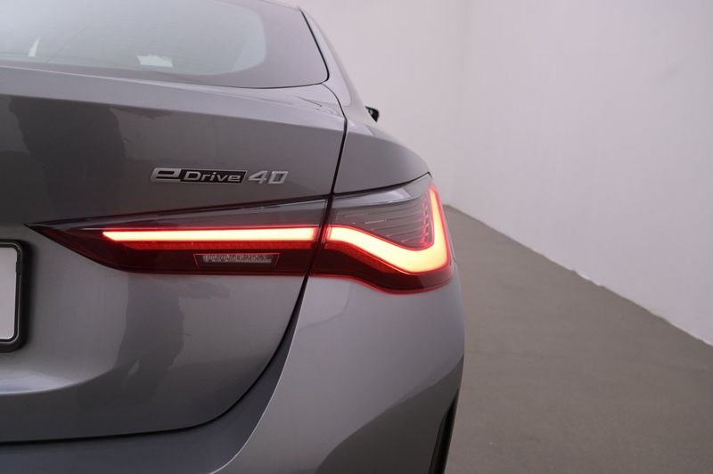 BMW i4 bild 25