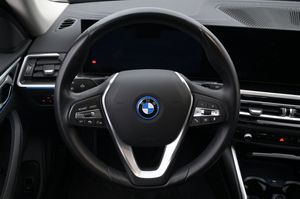 BMW i4 bild 7