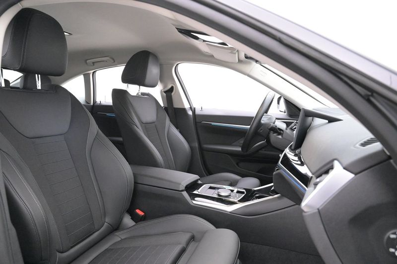 BMW i4 bild 12