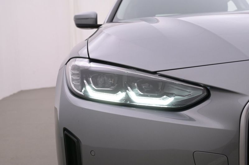 BMW i4 bild 26