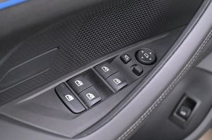 BMW i4 bild 10